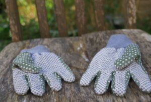 What Gloves Do Professional Gardeners Use? The Ultimate Expert Guide